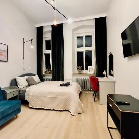 Spacious In The Center- Main Square 300m Appartement