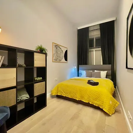 Spacious In The Center- Main Square 300m Apartament *