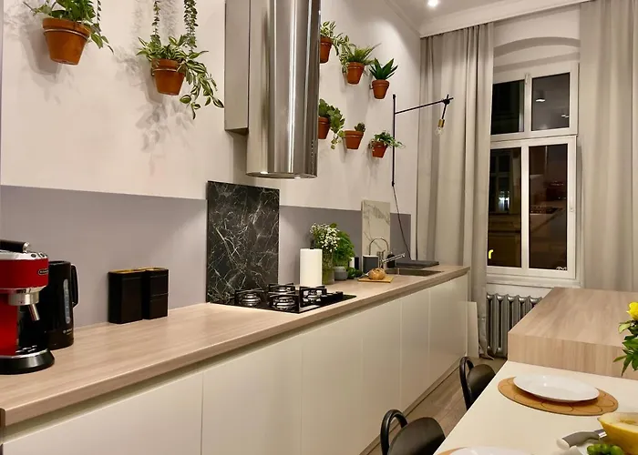 Spacious In The Center- Main Square 300m Appartement *