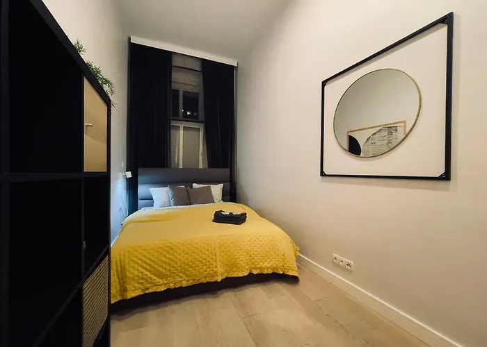 Spacious In The Center- Main Square 300m